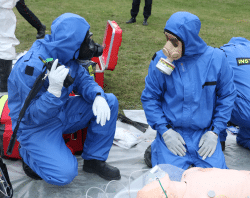 Comparaison de la protection entre tenue étanche type 3 et tenue filtrante