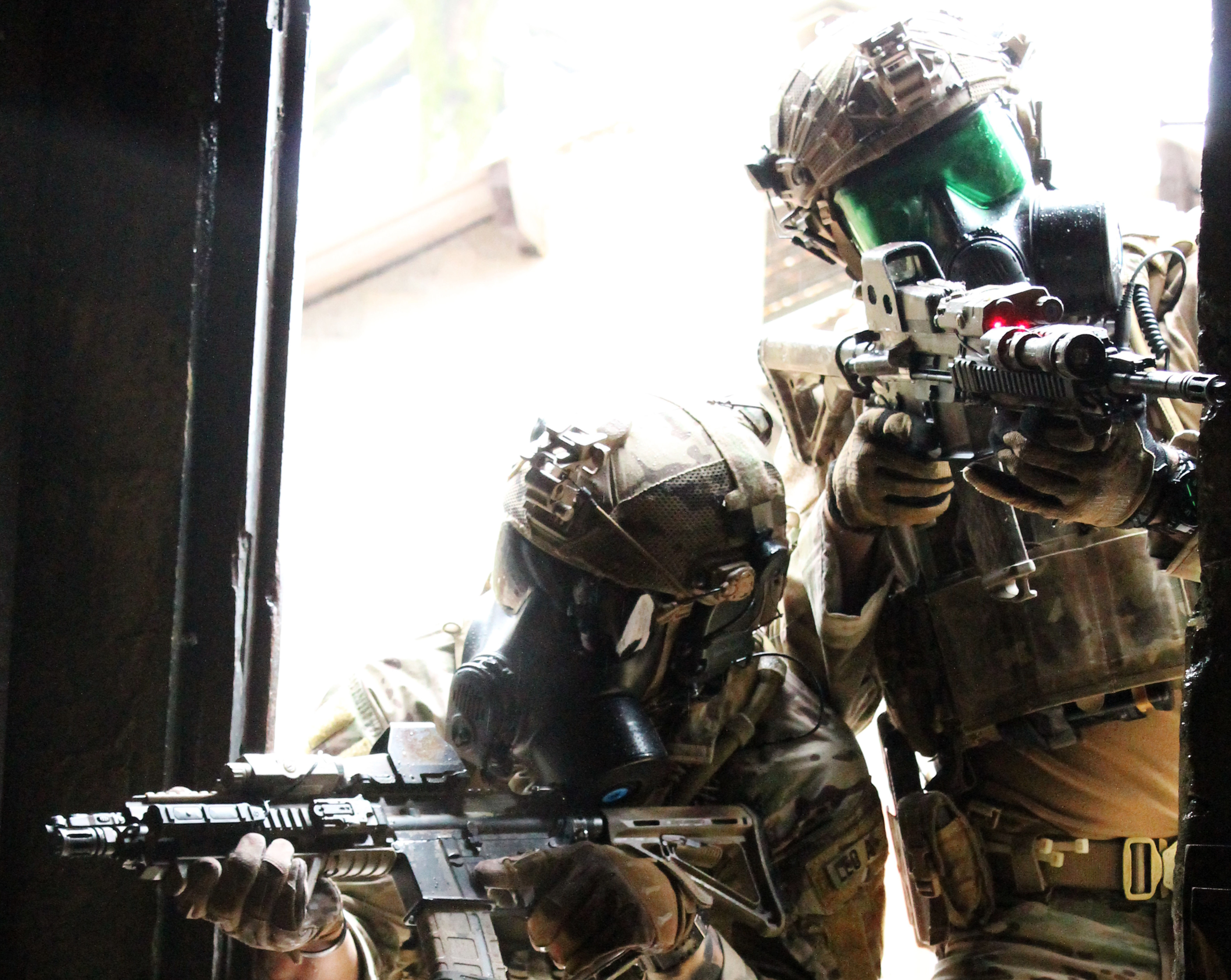 La DGA lance le développement d’une nouvelle génération d’équipements de protection individuelle des combattants contre les risques NRBC